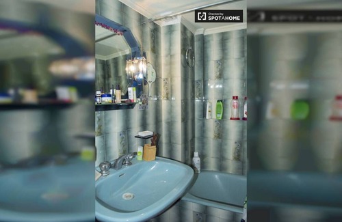 Nea Smirni House | Budget-Friendly Room with Pool and Breakfast Included