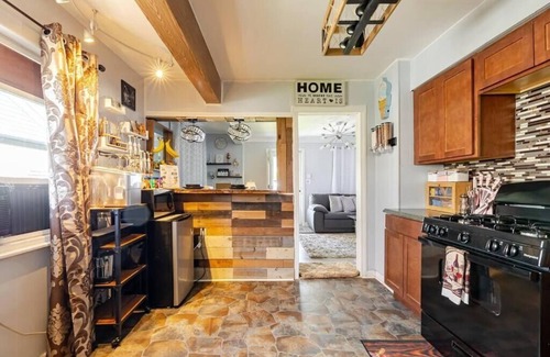 Wyandotte House | Elegant Serene Escape in Wyandotte