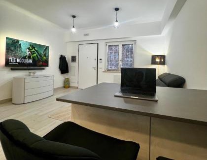 Suburbio VII Portuense Apartment | Elegant & Spacious 2BR 2BA Unit with Private Patio