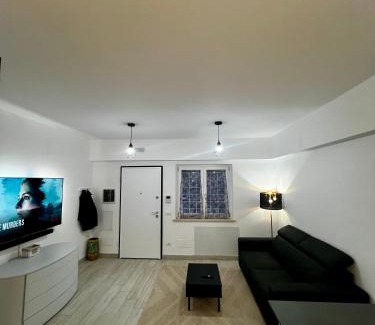 Suburbio VII Portuense Apartment | Elegant & Spacious 2BR 2BA Unit with Private Patio