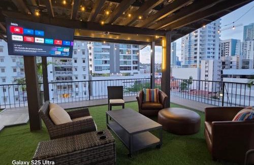 Calidonia Apartment | Elegant Spacious Apt on the Cinta Costera N#9