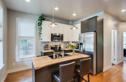 University North House | Historic Home in Old Town: Ideal for Weddings & Gatherings