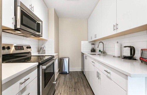 Central Business District Hotel | Stylish Studio Steps from French Quarter with Great Amenities