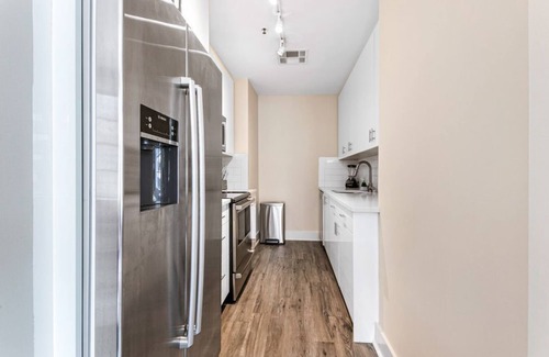 Central Business District Hotel | Stylish Studio Steps from French Quarter with Great Amenities