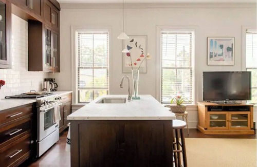 Cannonborough Elliotborough Condo | Bright Home with Private Rooftop Oasis - Guest Rated 10/10