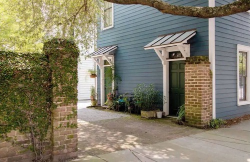 Cannonborough Elliotborough Condo | Bright Home with Private Rooftop Oasis - Guest Rated 10/10