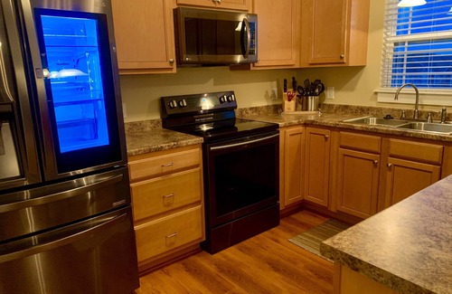 Greenville House | Tranquil Townhome in the Heart of the Convention District
