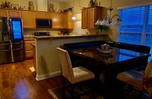 Greenville House | Tranquil Townhome in the Heart of the Convention District