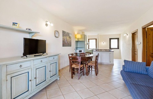 Sorano Apartment | Inviting Belvilla by OYO Trilocale Giglio with Pool & Kitchen
