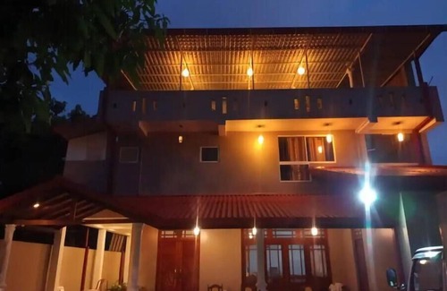 Kamburugamuwa House | Affordable Family-Friendly Escape at Twin Oasis Hotel