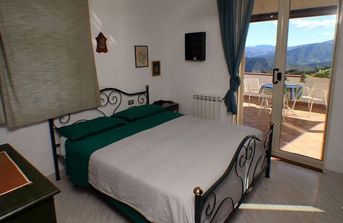 Capo d'Orlando Villa | Charming Capo d'Orlando Villa with Sea View & Breakfast