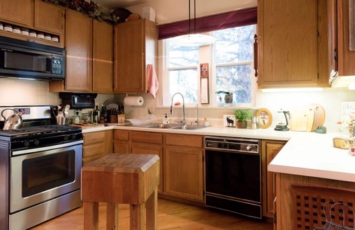 Lower Arapahoe House | Elegant Victorian Retreat in Boulder Near Downtown