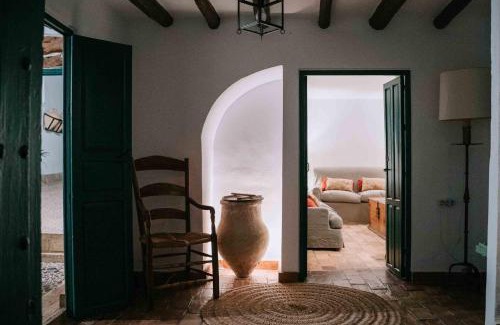 Montilla Villa | Elegant Villa with Private Pool & Wifi at Montilla