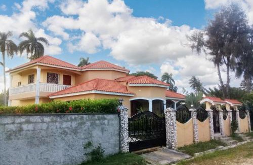 Nagua Villa | Spacious Villa with Private Pool & Jacuzzi near Nagua Beach