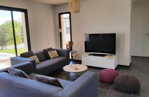 Sainte-Valiere Villa | Relaxing Villa in Sainte Valiere with Private Pool Access