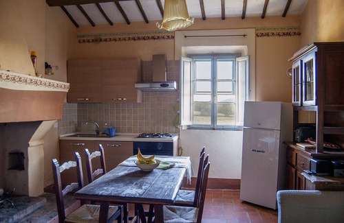 Castiglione del Lago Apartment | Tranquil Villa on Lake Trasimeno with Spa and Views