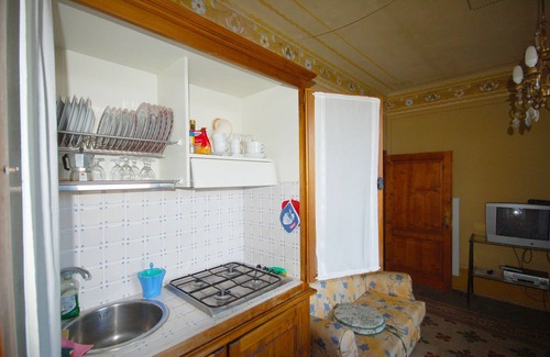 Ranciano Apartment | Chic Villa on Lake Trasimeno with Pool & Spa Amenities