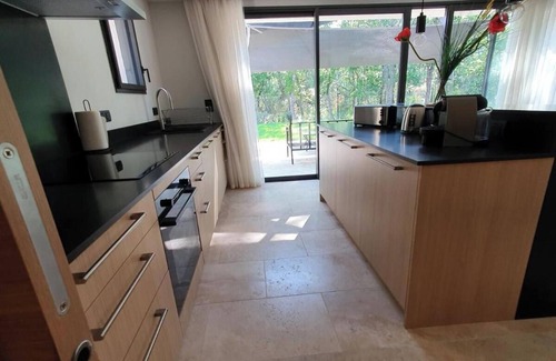 Gordes Apartment | Elegant Villa with Air-Conditioned Suites & Outdoor Activities