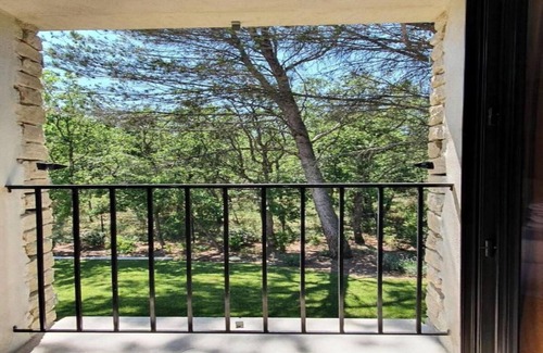 Gordes Apartment | Elegant Villa with Air-Conditioned Suites & Outdoor Activities