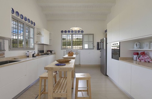 Menfi Villa | Elegant Villa with Pool, Oceanfront & Guest Rated 9.4/10