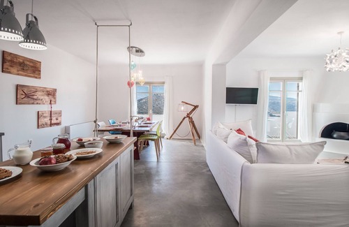 Naxos Town Villa | Villas with Panoramic Views and Family-Friendly Amenities