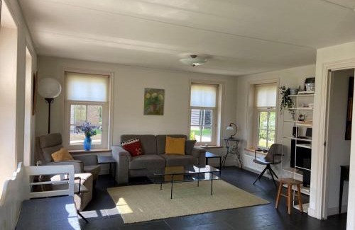 Hippolytushoef Villa | Inviting Villa with Garden Near the Wadden Sea