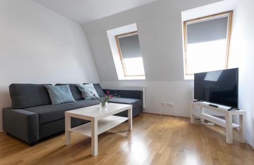 Funfhaus Apartment | Convenient Apt 35: Near Schoenbrunn & City Center