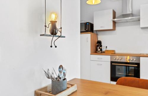 Dueren Apartment | Elegant Retreat in Düren - Guest Rated 8.7/10