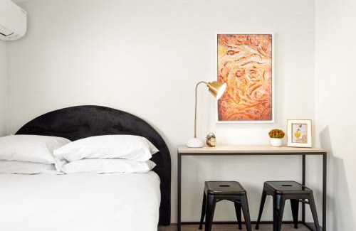 Chippendale Apartment | Modern 2-Bed Retreat in Vibrant Chippendale