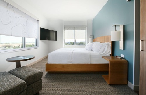 Warner Ranch Hotel | Experience Element Austin Round Rock with Pool & Spa Access