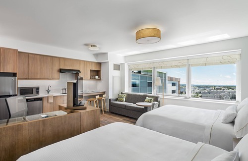 Calgary Hotel | Inviting Element by Westin Calgary Airport: Pool & Spa Access