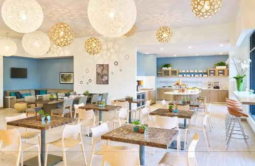 Huntsville Hotel | Discover Element Huntsville: Pet-Friendly with Pool Access