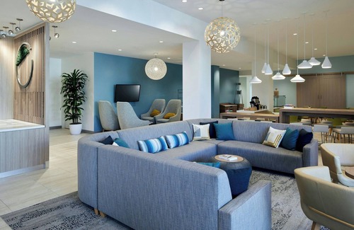 Irvine Business Complex Hotel | Eco-Friendly Element Irvine with Ocean View & Spa Amenities