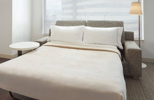 Irvine Business Complex Hotel | Eco-Friendly Element Irvine with Ocean View & Spa Amenities