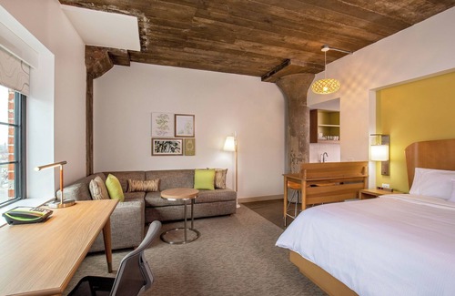 Moline Hotel | Element Moline: Exceptional Stay with Pool & Spa Amenities