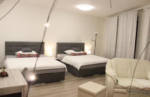 Zlicin Apartment | Elegant Element Prag Airport Apartment - Rated 9.1/10