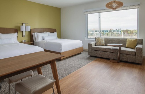 Milpitas Hotel | Exceptional Element San Jose Milpitas with Pool & Breakfast