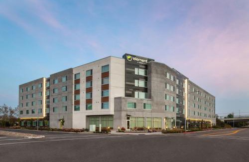 Milpitas Hotel | Inviting Element San Jose Milpitas - Pet Friendly & Pool Access