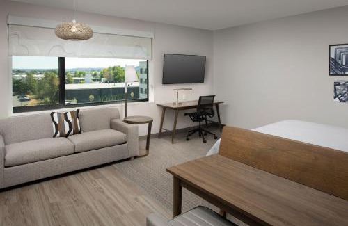 Southcenter Hotel | Experience Element Seattle Sea-Tac Airport with Ocean Views