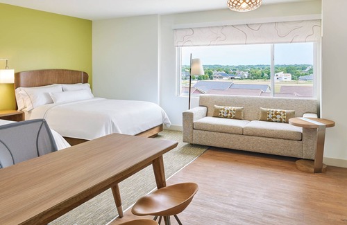 West Des Moines Hotel | Discover Element West Des Moines: Rated 9.2, Family-Friendly Amenities