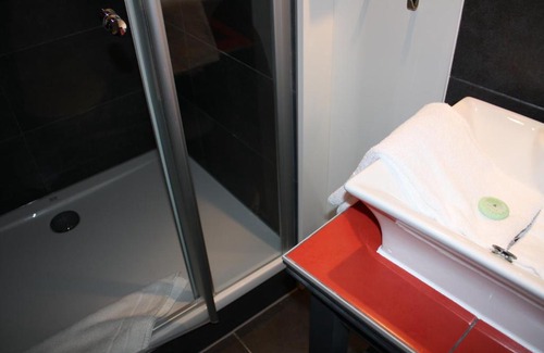 City Centre Regensburg Hotel | Elements Hotel: Family-Friendly Stay with Top Amenities