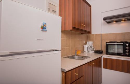 Athani Apartment | Elena Studios: Guest Rated 9.5/10 for Your Next Stay