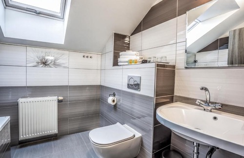 Brno Bed & Breakfast | Discover Elendris: Family-Friendly Stay by the Church
