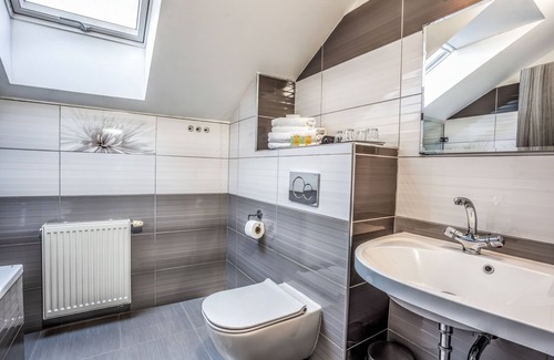 Brno Bed & Breakfast | Discover Elendris: Family-Friendly Stay by the Church
