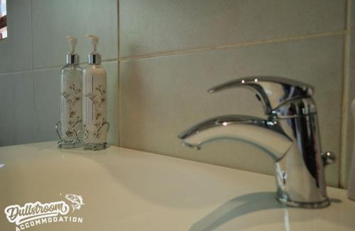 Dullstroom House | Charming Eleni Guest House: Family-Friendly with Kitchen Access