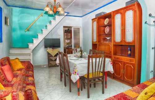 Chlomos House | Discover Eleni's House: Family-Friendly & Highly Rated Stay