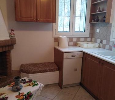Koronos House | Family-Friendly Retreat at Eleni's House II - Rated 8/10