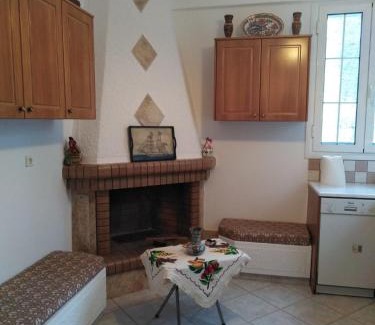 Koronos House | Family-Friendly Retreat at Eleni's House II - Rated 8/10