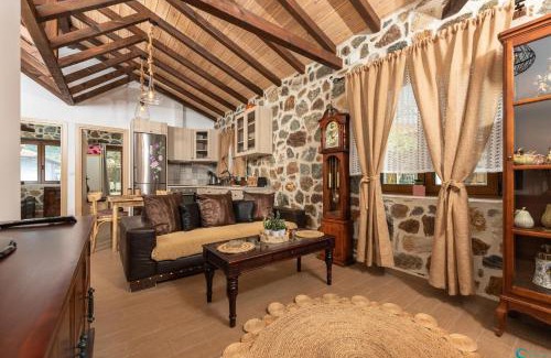 Chrisi Akti House | Discover Eleni's Stone House: Family-Friendly Retreat