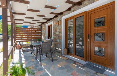 Chrisi Akti House | Discover Eleni's Stone House: Family-Friendly Retreat